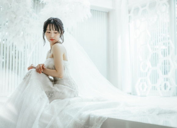 緑あふれるガーデンつきのカジュアルウエディング」｜入り口から披露宴