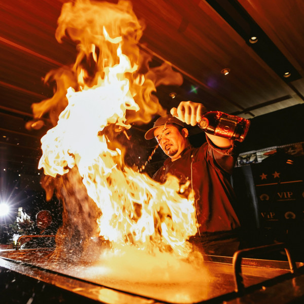 五感で楽しむ料理をコンセプトに味だけでなく、見ても楽しめる料理演出も大人気。