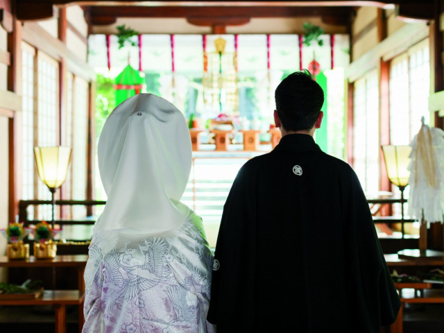 鶴羽根神社で叶える結婚式