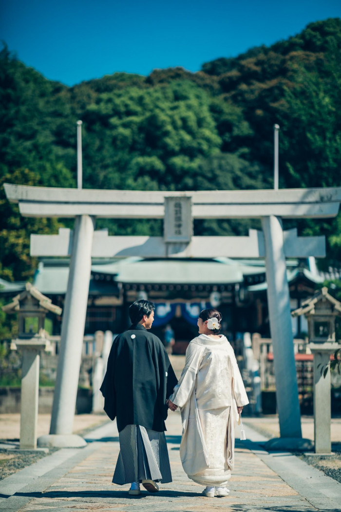 拝殿へ続く参道の石畳