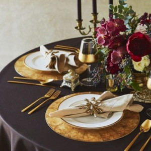 会場の雰囲気に合わせて洗練されたテーブルコーディネート|HIMEJI MONOLITH 旧逓信省姫路別館 ~姫路モノリス~の写真(55460708)