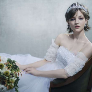 誰よりも花嫁の目線に立って、最良の一日に最高に似合い、あなたらしさを表現できるドレスをお届けしたい。そんな想いからスタートしたノバレーゼのオリジナルドレス。|HIMEJI MONOLITH 旧逓信省姫路別館 ~姫路モノリス~の写真(55460960)