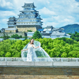 完全貸切の邸宅だからこそ 結婚式当日に豊富なポーズ撮影が叶います|HIMEJI MONOLITH 旧逓信省姫路別館 ~姫路モノリス~の写真(55461173)