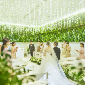 誓いを立てるその瞬間だからこそたいせつなゲストのすぐそばで|HIMEJI MONOLITH 旧逓信省姫路別館 ~姫路モノリス~の写真(55458418)