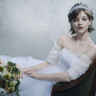 誰よりも花嫁の目線に立って、最良の一日に最高に似合い、あなたらしさを表現できるドレスをお届けしたい。そんな想いからスタートしたノバレーゼのオリジナルドレス。