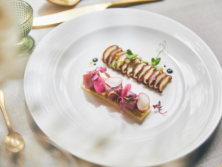 知る人ぞ知る大人の隠れ家。美食空間で至福のひと時を。