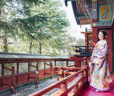 挙式は都内有名神社22社での神前式をご案内。神社までフルサポート致します。