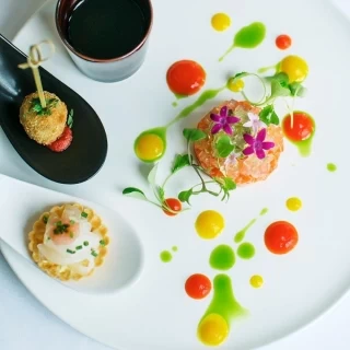 【複数会場検討の方】天神駅徒歩1分×料理口コミ4.92体験
