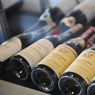 レストランソムリエ厳選のワインのテイスティング