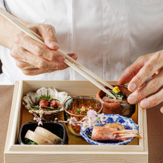 見た目にも華やかなお料理でゲストをおもてなし