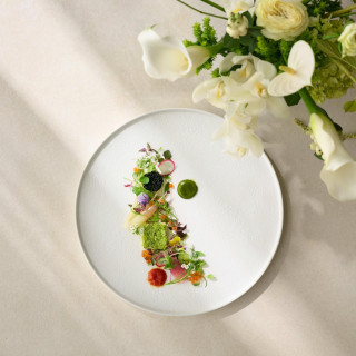 御祝の御席に相応しく見た目も華やかに。