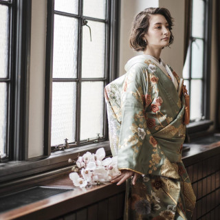 あざやかな色打掛も人気