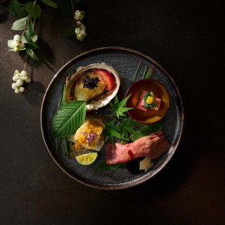 見た目にも華やかなお料理でゲストをおもてなし