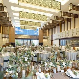 ナチュラルホワイト×グリーンのボタニカルなアイテムを取り入れたコーディネートも似合います|ノートルダム北九州/FIVESTAR WEDDINGの写真(57504032)