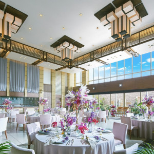 会場Villa2nd シンプルなデザイン性だからこそ、おふたりのカラーに染まります|ノートルダム北九州/FIVESTAR WEDDINGの写真(40417835)