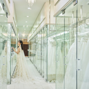 専用のドレスサロンで憧れのドレス選びを|ノートルダム北九州/FIVESTAR WEDDINGの写真(38970367)