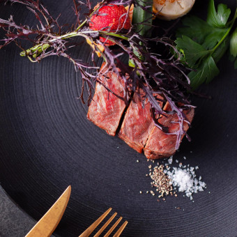 盛り付けにも拘った一皿となります。