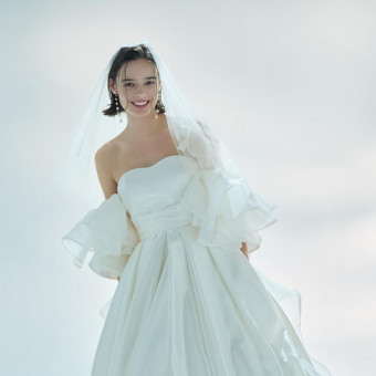 素材・シルエット・細部にまでこだわったディテールなど、徹底して「美しい」衣裳をご提供します