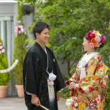 和装でのブライズフォトも人気のひとつ。おふたり好みの和装に着替えて記憶に残る一枚に。