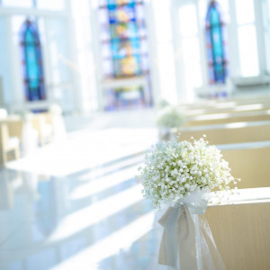 チャペルにもお二人を祝福するフラワーを|ラ・メゾン Suite 姫路の写真(57072167)