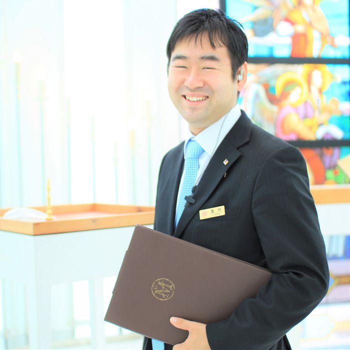 専任のウエディングプランナーが式場案内から当日までサポート致します