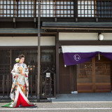 歴史を感じられる玄関でお出迎え