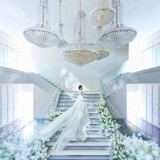 【憧れ挙式&ドレス全額無料】天神で叶う光輝くチャペル×自然派美食体験