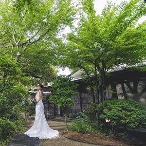 門をくぐれば、そこはおふたりとゲストだけの時間。動線、空間、進行すらも完全プライベート。