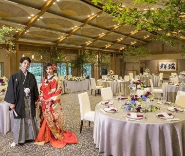 最大100名収容できる披露宴会場「松の間」