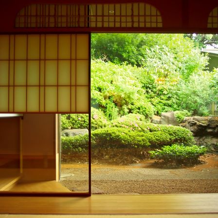 室内から望む庭園は、まるで絵画のように美しい|有栖川清水の写真(606248)