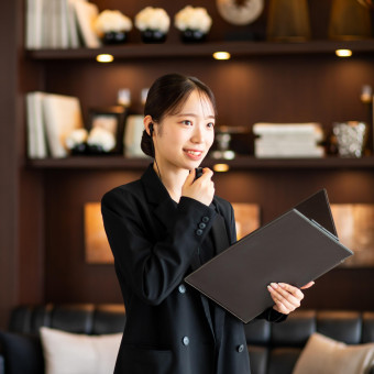 お打ち合わせから当日までおふたりを一日サポート。安心してゲスト様との時間が楽しめます。