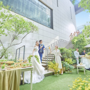 【テラス：ノヴェルクリスタル】ガーデンテラスでビュッフェを楽しめる|シャルマンシーナ 東京（CHARMANT SCENA TOKYO）の写真(32402090)