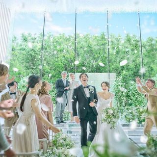 【1件目限定】自然光降り注ぐ*天井高6mチャペルでの挙式料&ウエディングドレス19.8万円プレゼント