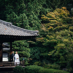 お庭のみではなく神社仏閣内での前撮りもご案内|神戸セントモルガン教会の写真(23089815)