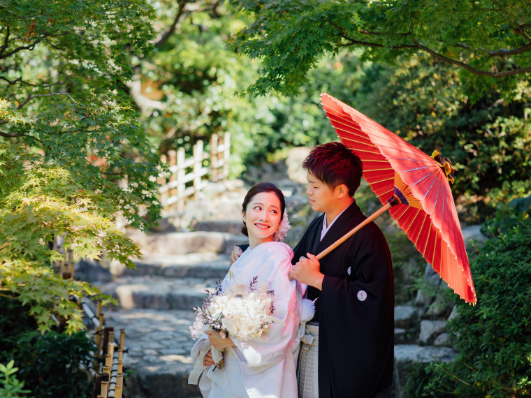 世界遺産の神社仏閣で厳かな結婚式。和装レンタルもございます。