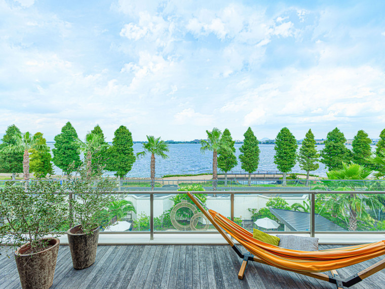 琵琶湖畔に佇むゲストハウス。等身大のリゾートウェディングを