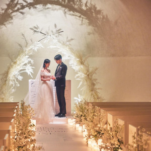 色鮮やかなライトアップの演出|福岡 天神モノリス (FUKUOKA TENJIN MONOLITH)の写真(56043296)