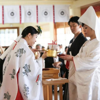 神社からパーティー会場へのご移動には、送迎バスやタクシーのご手配も可能です