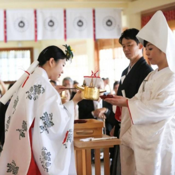 神社からパーティー会場へのご移動には、送迎バスやタクシーのご手配も可能です