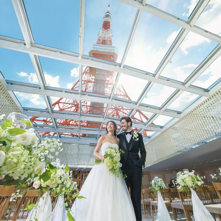 東京タワーを足元から見上げる 会食は細長い空間で 落ち着いた感じのお部屋でした 和風にも洋 口コミ 評判 The Place Of Tokyo ウエディングパーク