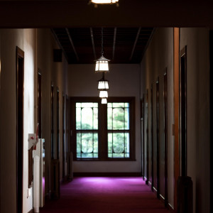 宿泊の廊下 廊下にも奈良ホテルらしさが|奈良ホテルの写真(911021)