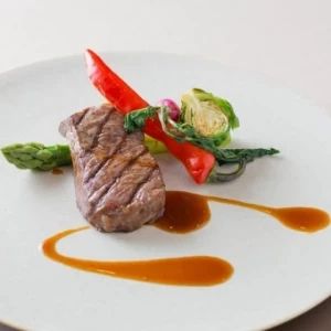 【1枠1組限定試食】贅沢牛フィレ付6品コース×挙式会場体験