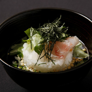 幅広い年齢層が集まる披露宴で皆様に喜ばれるお料理を提供します