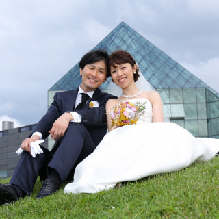 【ブライダルハウスBIBI衣装2点プラン】新郎2点・新婦2点・着付け・ヘアメイク付き。20万円（税別）。