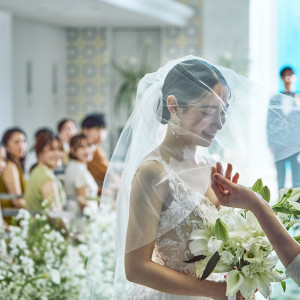 ドレスに合わせたアクセサリーやヘアメイクをご提案|THE MARCUS SQUARE KOBE（ザ マーカス スクエア 神戸）の写真(55594725)