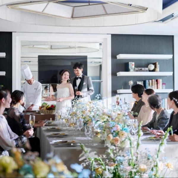 海と山両方見える会場。絶景ロケーションでゲストにおもてなし