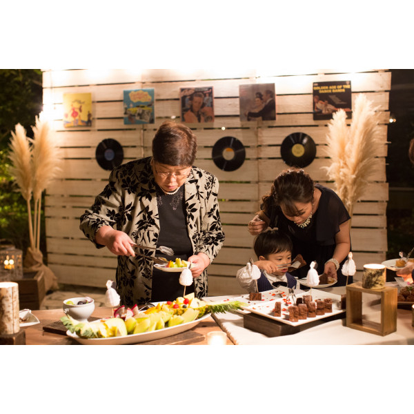 ナイトウェディングにも相性 デザートビュッフェ The Sally Garden ザ サリィガーデン ウエディングパーク