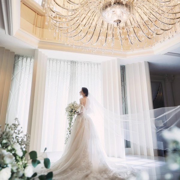 【ご成約特典】衣裳2着無料（28万円分）！
新郎新婦のドレス＆タキシードがセットで叶う♪