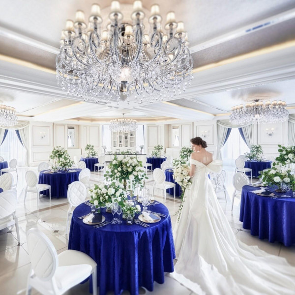 【午前中のご見学で】華やかな装花代14.3万円分サービス！
朝イチ見学で、会場を彩る豪華装花をお得に