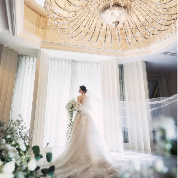 【ご成約特典】衣裳2着無料（28万円分）！
夢の挙式がグッと近づく嬉しい特典